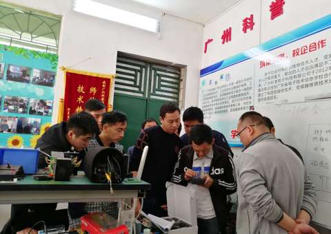 電梯控制系統(tǒng)